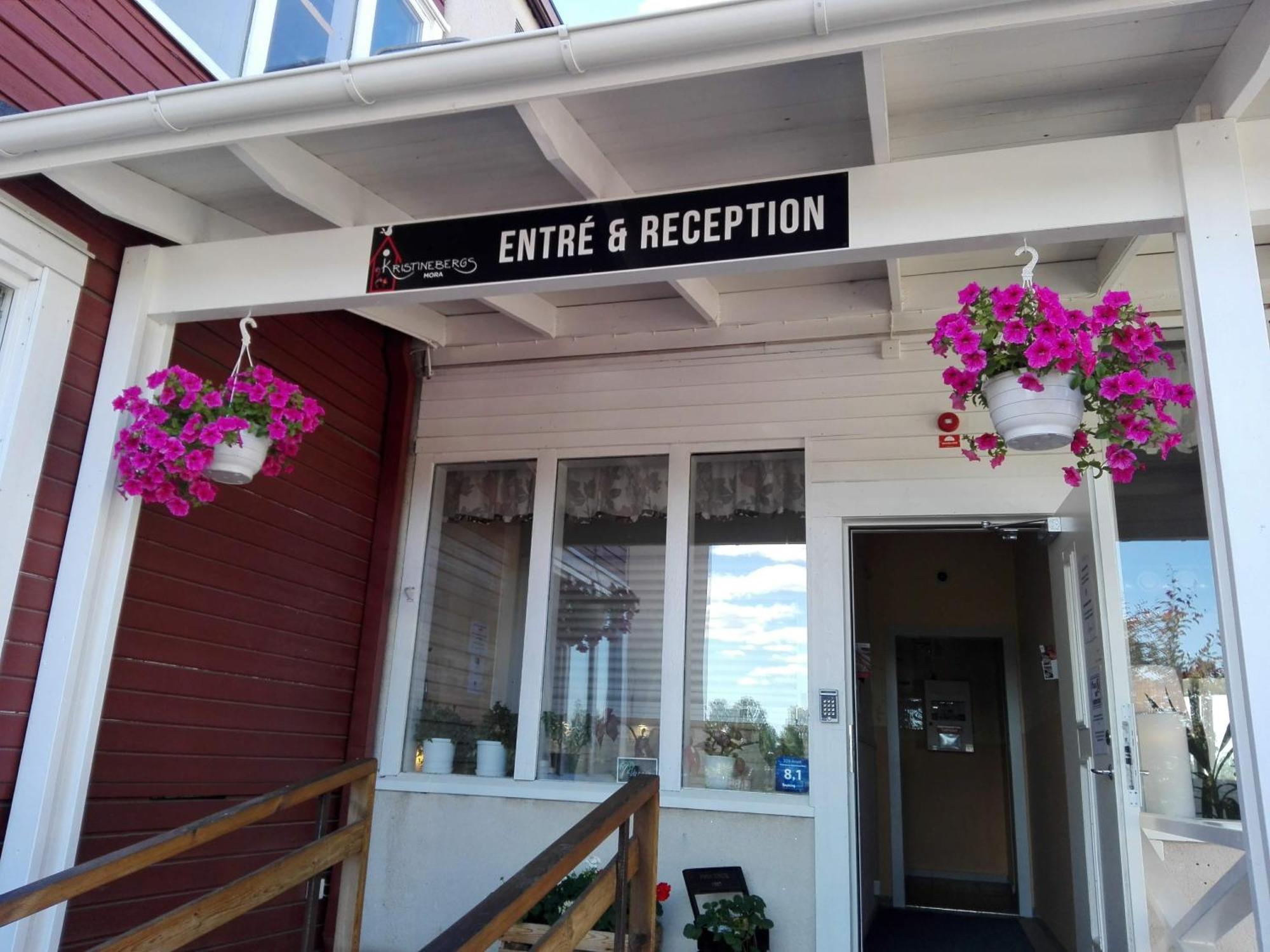 Kristinebergs Bed & Breakfast Mora Exterior photo
